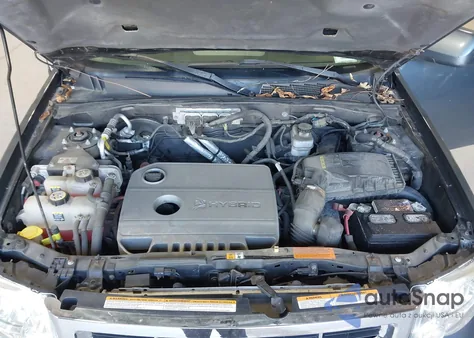 2011 Ford Escape Hybrid Limited z USA, uszkodzony, nr VIN 1FMCU5K37BKC50554